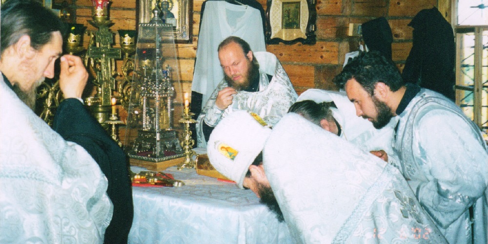 Владыке сослужил игумен Успенского монастыря г. Уфы архимандрит Серафим (Николаев).
