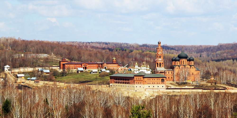 Панорамный вид монастыря (весна 2014 г.)